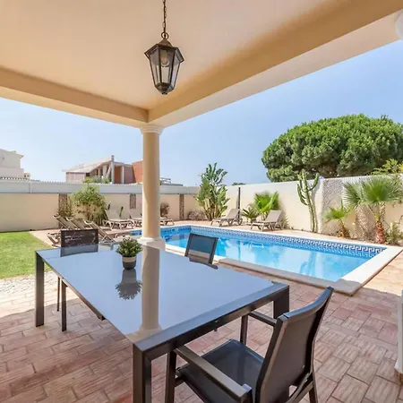 Spectacular Modern House Pool Bbq Villa